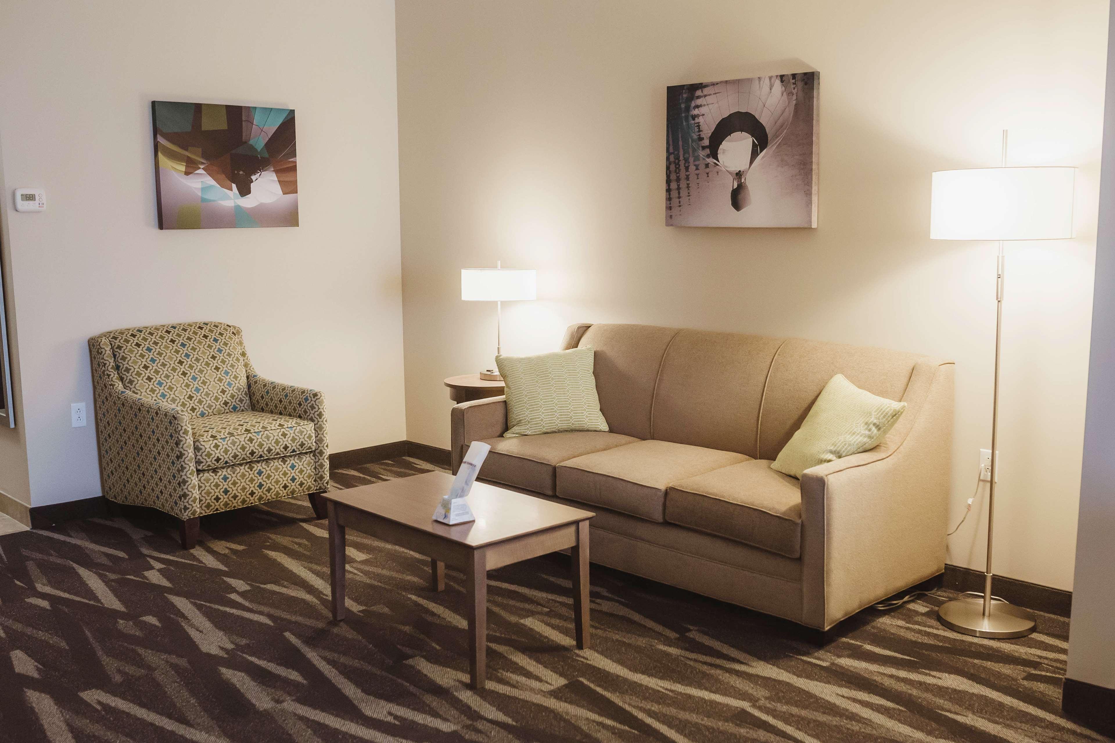 Best Western Plus Centralia Hotel & Suites Exterior photo